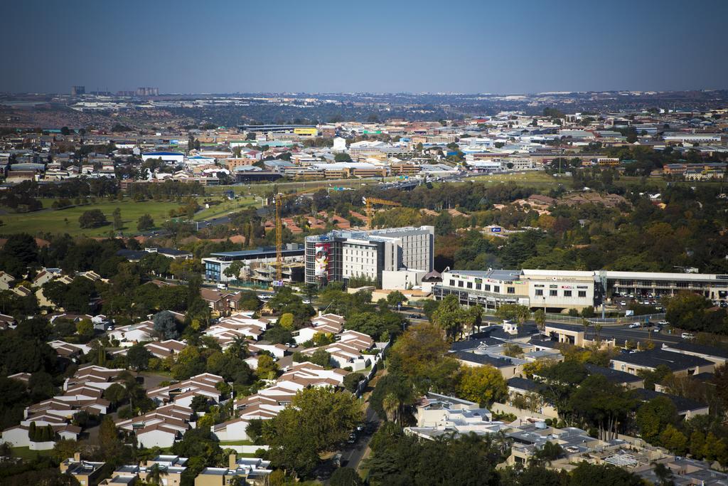 Park Inn Sandton Johannesburg Bagian luar foto